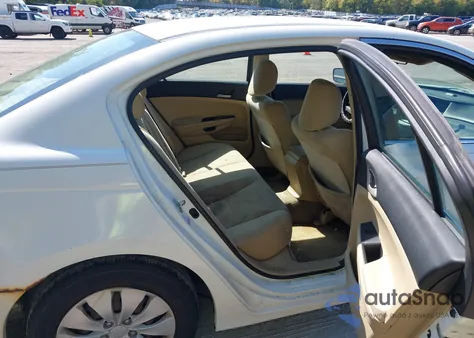 2011 Honda Accord 2.4 Lx z USA, uszkodzony, nr VIN 1HGCP2F30BA033746